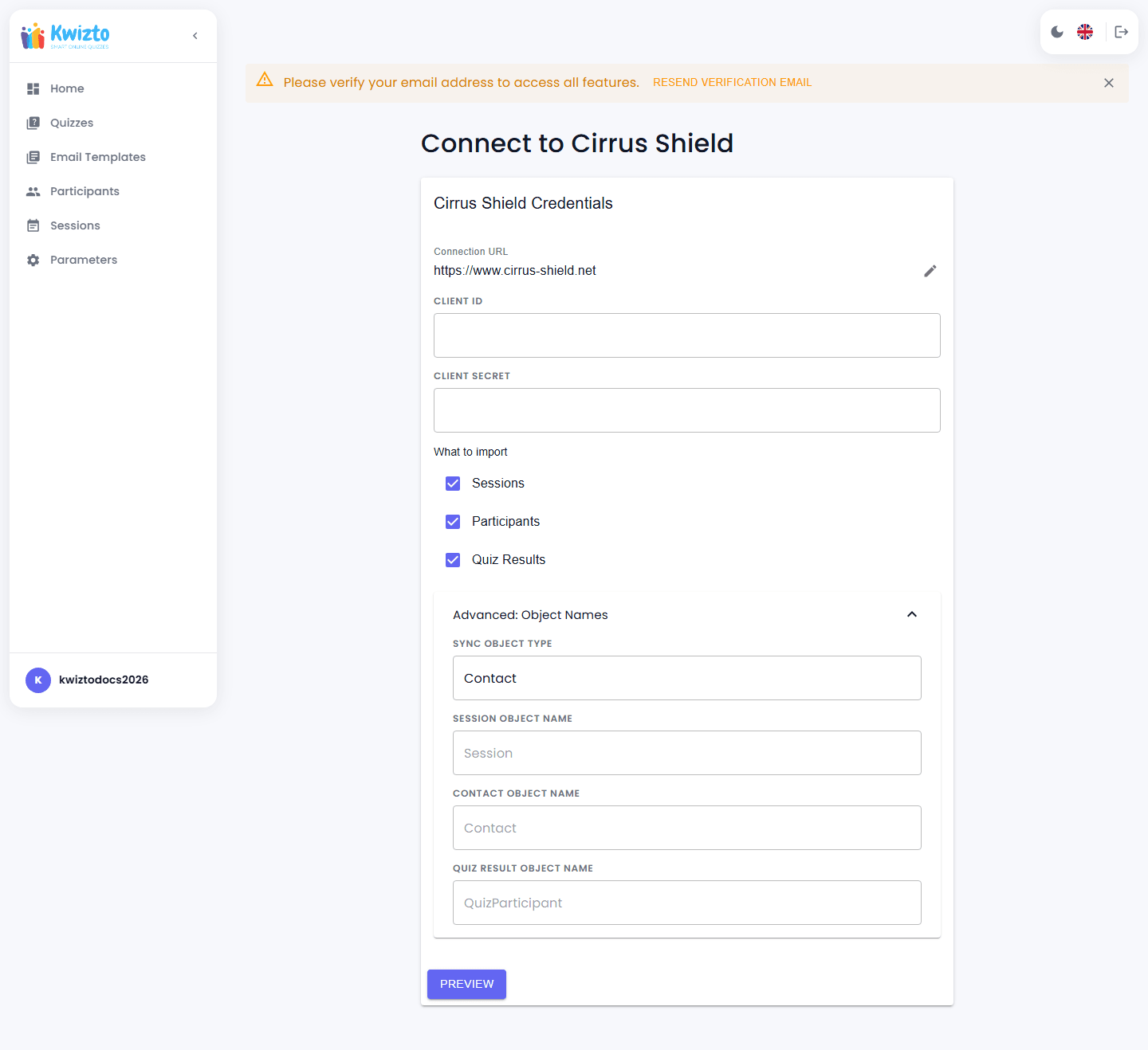 Assistant de connexion à Cirrus Shield avec l'URL de connexion, les champs ID client et clé secrète client, les données à importer et la section avancée des noms d'objets dépliée
